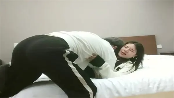 利哥探花偷拍外围黑丝长腿美女 高清实拍性感尤物