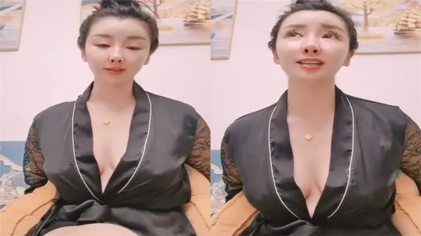 肥臀巨乳欲姐近拍骚穴特写，淫声浪语挑逗掰穴自慰，道具抽插白浆喷溅