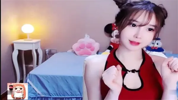 UT-绝版旗袍盛宴！包包恩全裸撅臀秀嫩穴，光溜溜后入视角大放送！