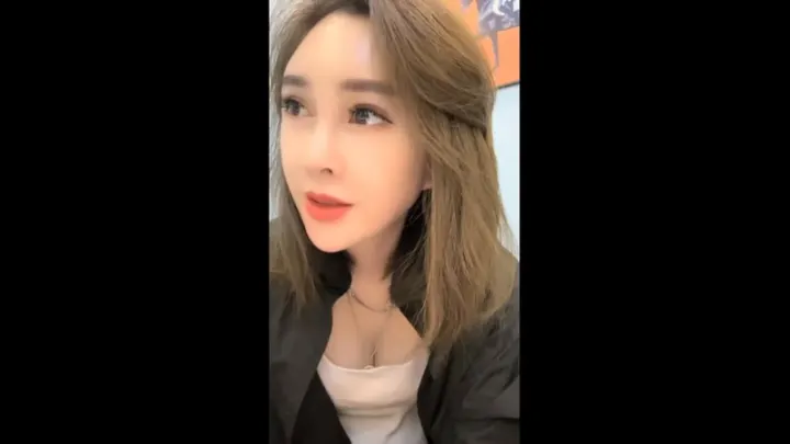 高颜值御姐参与双飞 情色尽兴激情释放