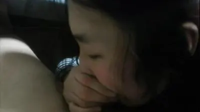 偷情时被情人狂操，他问：别的男人干得爽还是我？她羞红脸答：当然是你...