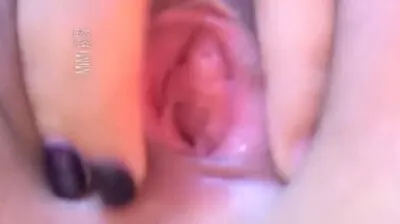 美女主播深度探索私处奥秘！喘息声清晰撩人，手把手教学让你血脉贲张！