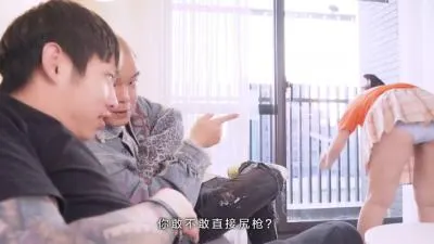 欲求不满人妻上门服务中突然脱光！秘密拍摄的出轨实录