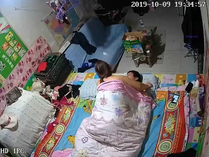 （家庭偷拍）老母狗太骚了