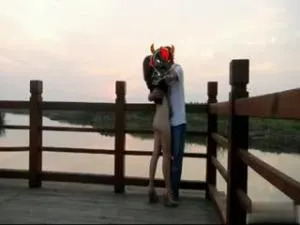 新婚夫妻的蜜月旅行按摩房、風景區和游泳池都是我們的性愛擂台.