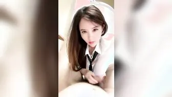 素人自拍性感襯衫御姐口交了得 嫌棄沒用炮友很快就射了
