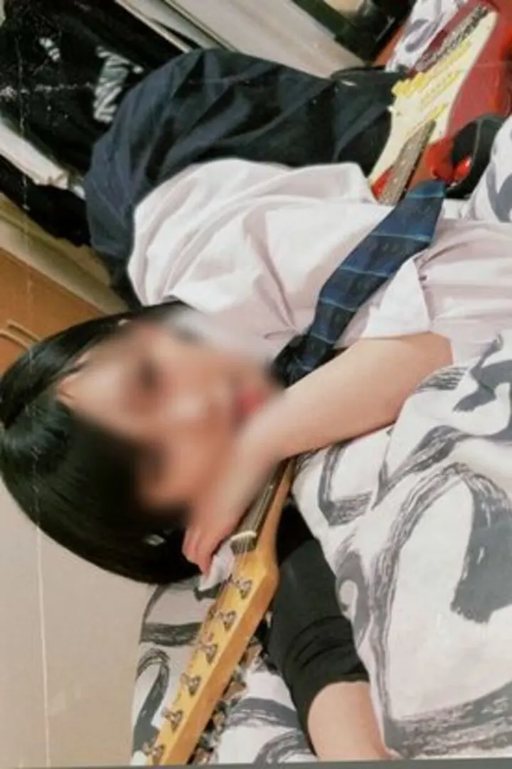 FC精品无码PPV_顔出し美脚のバンド女子th卒業