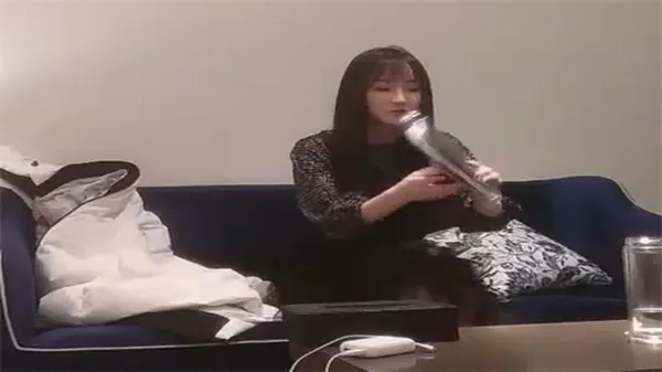 铁牛操爽长发极品美女探花实录 全程偷拍骚穴狂干内射