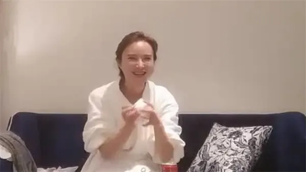 探花铁牛系列三 勾引撩骚极品美女 偷拍对白调情后爆操内射