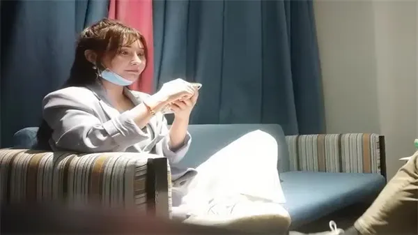 【沈先生】疯狂操干极品3K网红脸外围女，内射高潮不断