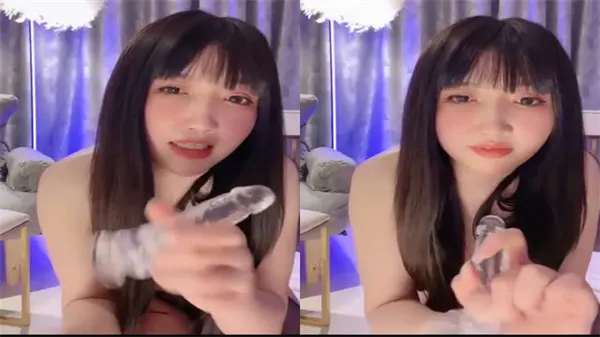 丝袜肥臀巨乳御姐假屌狂插 淫声浪语挑逗玩弄无毛嫩穴