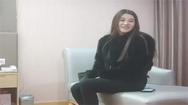 极品探花 利哥狂操高颜值网红 大长腿丰乳肥臀骚穴湿透 内射颜射双响炮