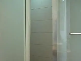 极品美女模特拍全裸写真照片后在酒店被色影师潜规则献身了淫荡国语对白