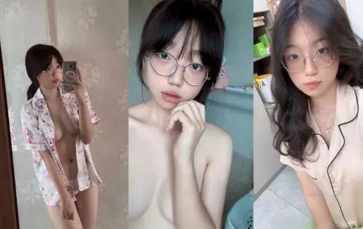 云南师范大学眼镜妹【周晓琴】高颜值学妹私下寂寞难耐，在家自拍火辣自慰视频撩骚求人狠狠插入