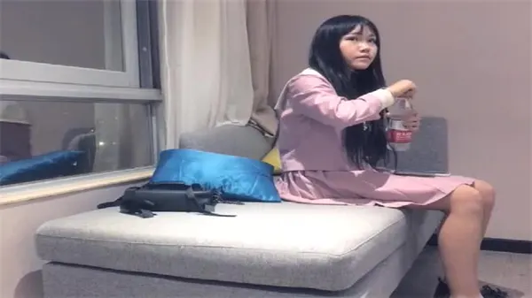 文轩探花极品学生妹巨乳嫩穴被狂干内射高潮喷水！