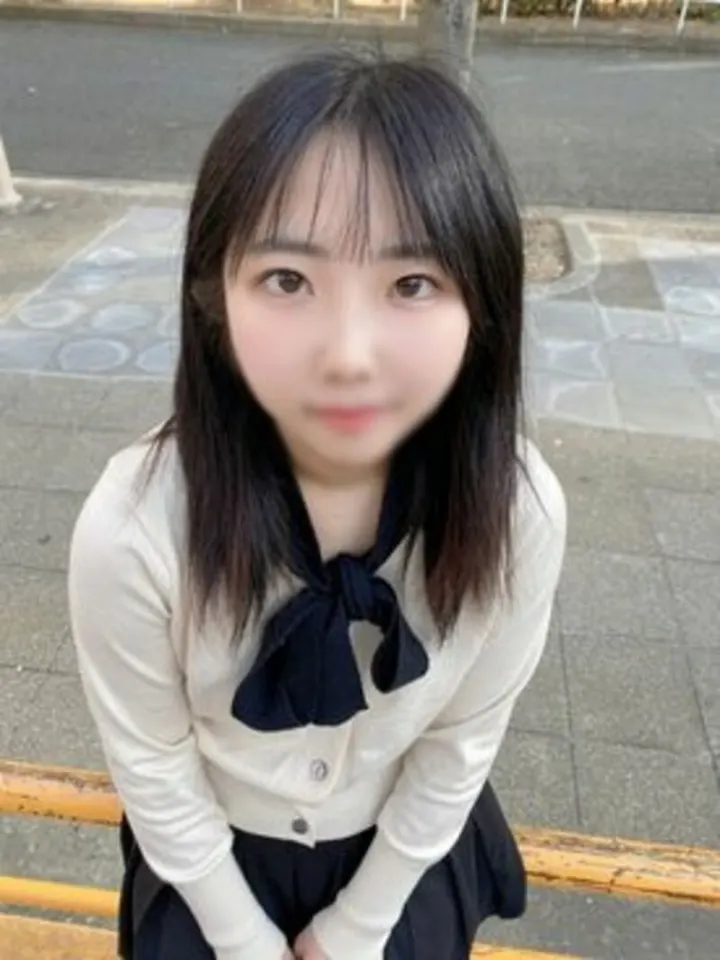 FC精品无码PPV_作品α初撮り純粋で素直な女の子まみちゃん