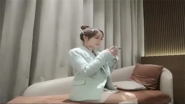 深夜私约高颜值气质美女，狂操爆插内射全记录