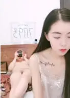 直播现场！女同巨根假屌爆操互干到喷水