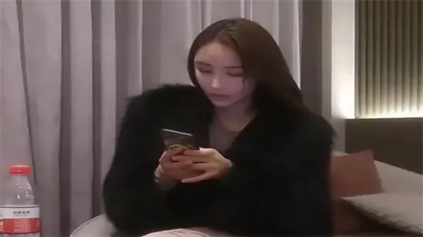 约炮黑衣苗条极品妹子 黑丝美腿内射爆操